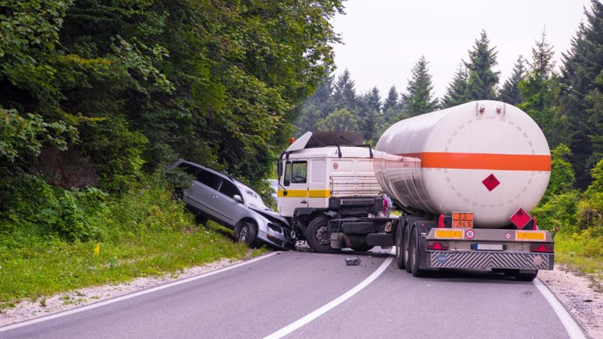5 Pieces of Evidence Your Lawyer Will Use in a Truck Accident Lawsuit