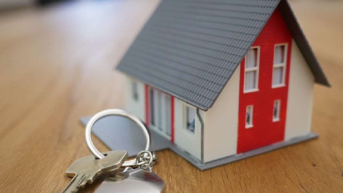 Navigating the Maze: Finding the Right Reverse Mortgage Lender