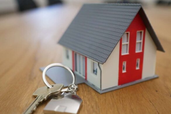 Navigating the Maze: Finding the Right Reverse Mortgage Lender